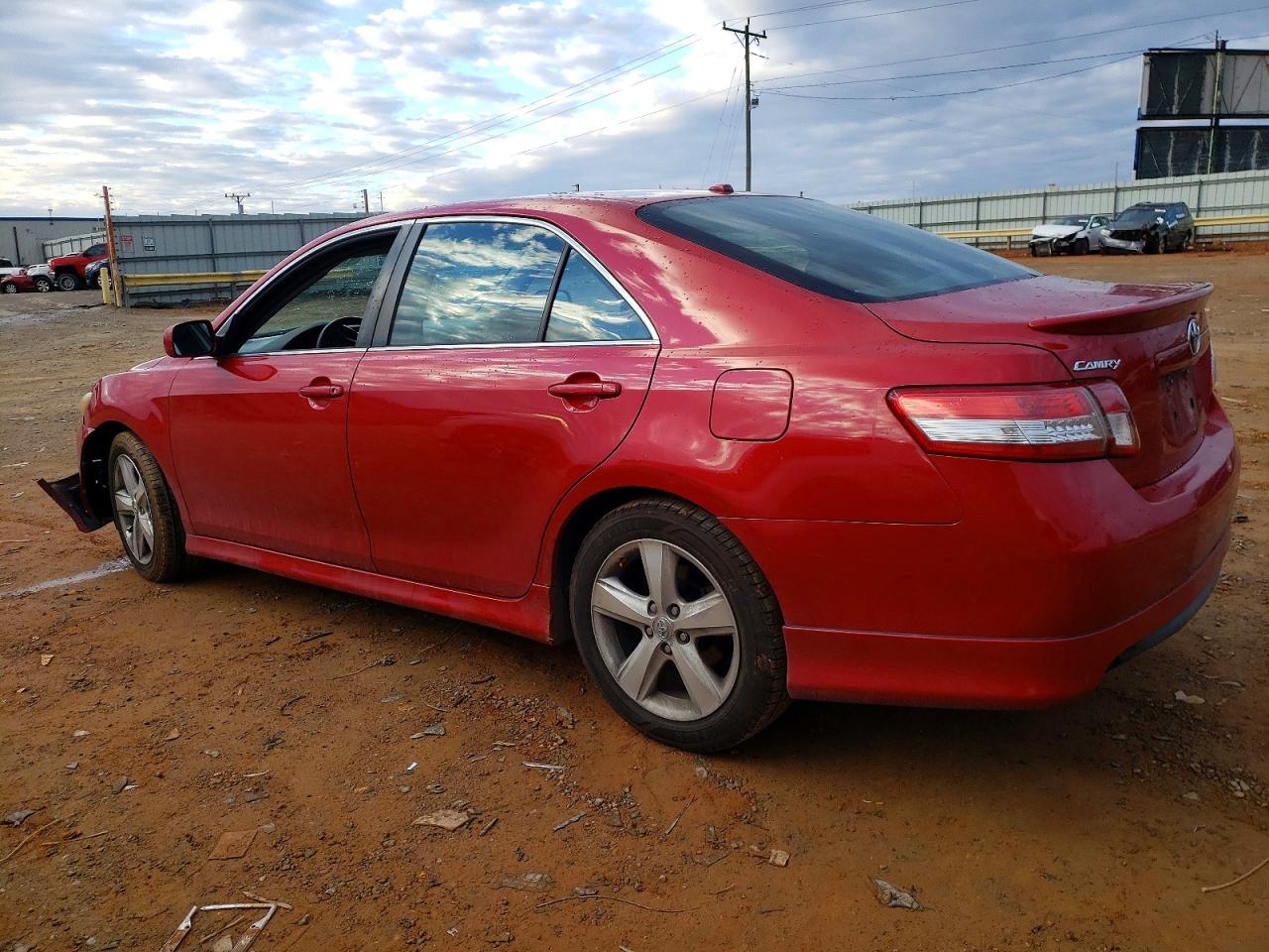 2011 TOYOTA CAMRY SE photo 2