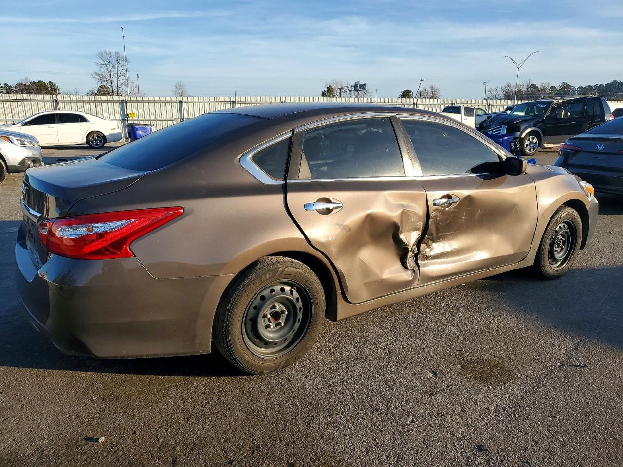 2016 NISSAN ALTIMA photo 5