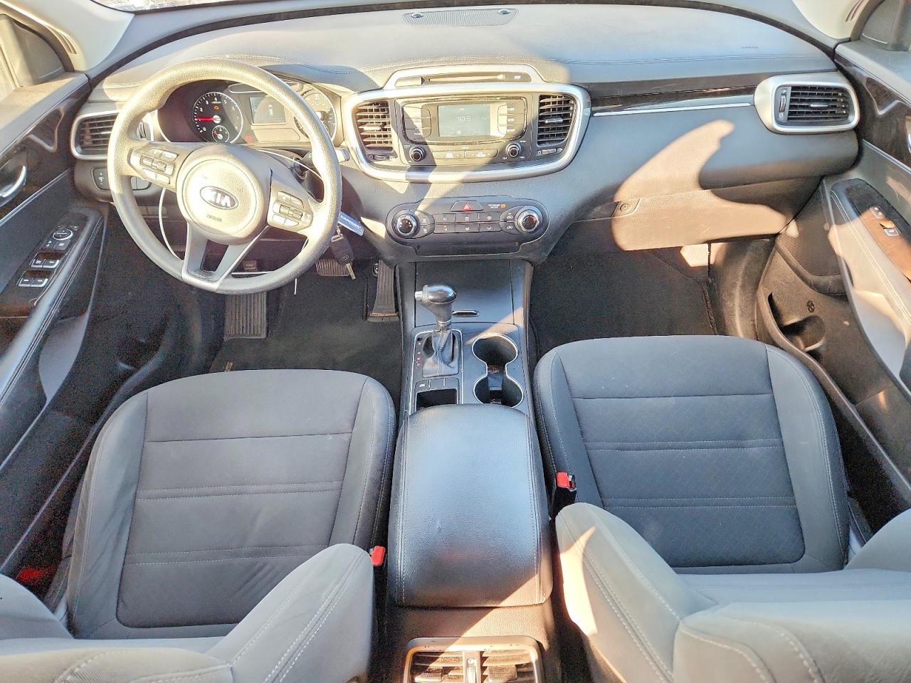 2016 KIA SORENTO LX photo 15