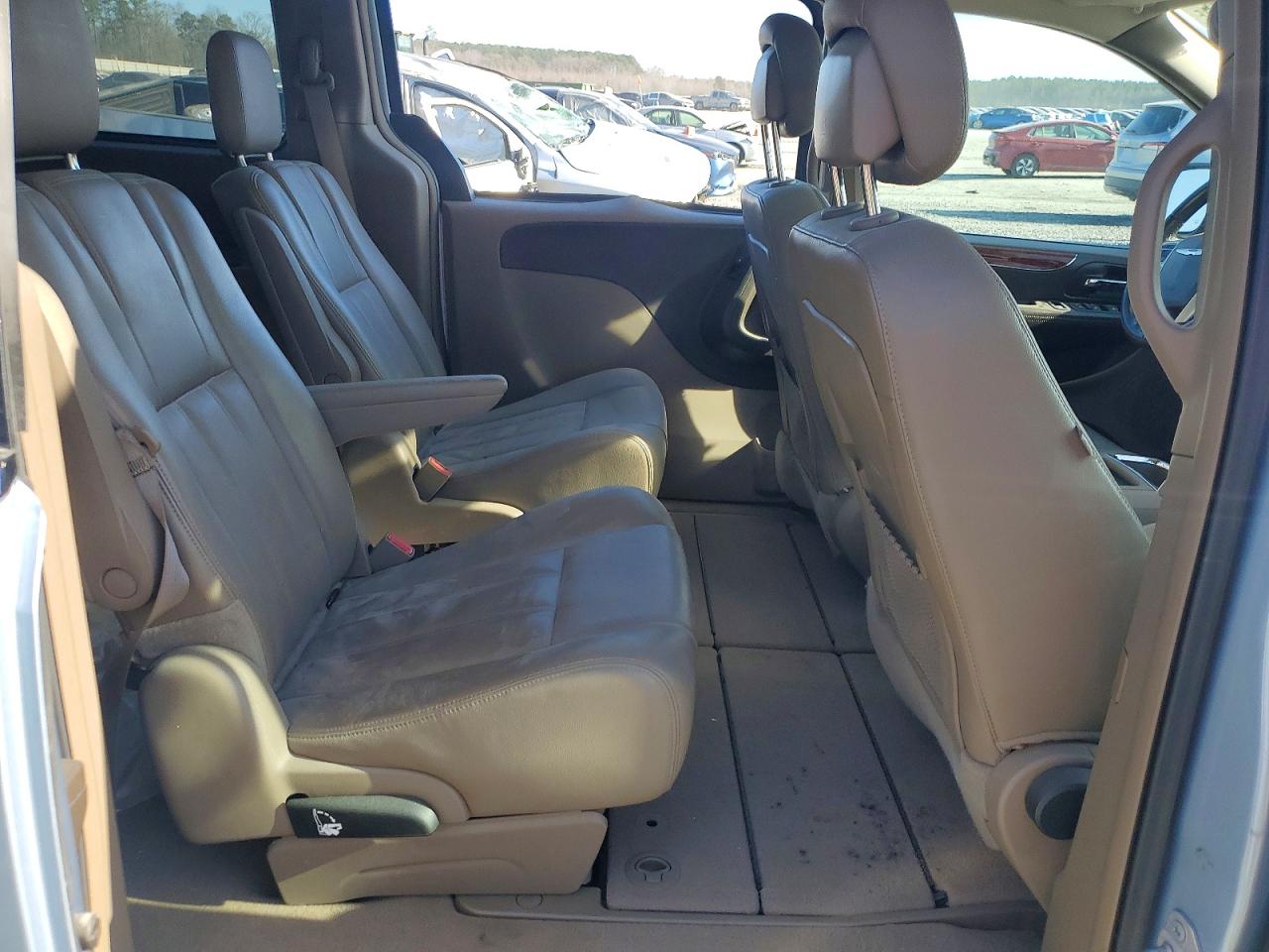 2013 CHRYSLER TOWN & COUNTRY TOURING photo 28