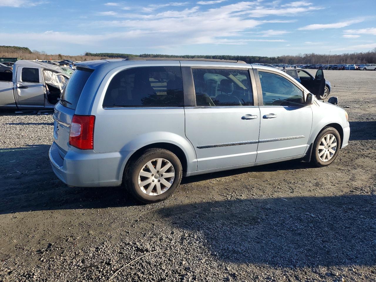 2013 CHRYSLER TOWN & COUNTRY TOURING photo 7