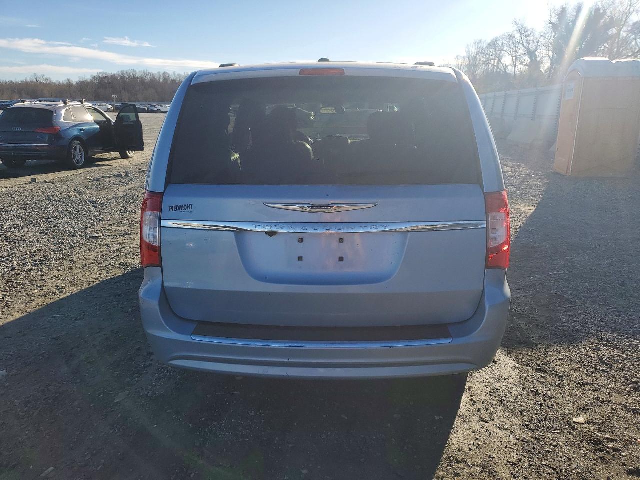 2013 CHRYSLER TOWN & COUNTRY TOURING photo 16