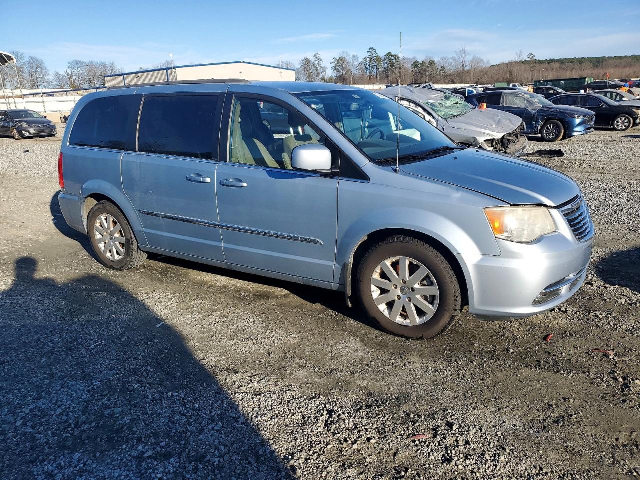 2013 CHRYSLER TOWN & COUNTRY TOURING photo 10