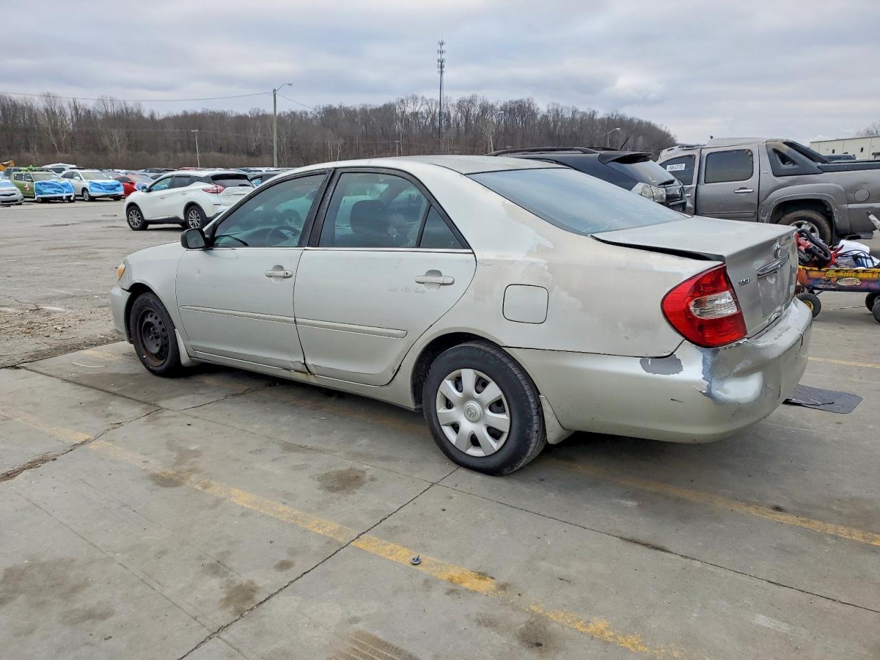 2003 TOYOTA CAMRY LE photo 2