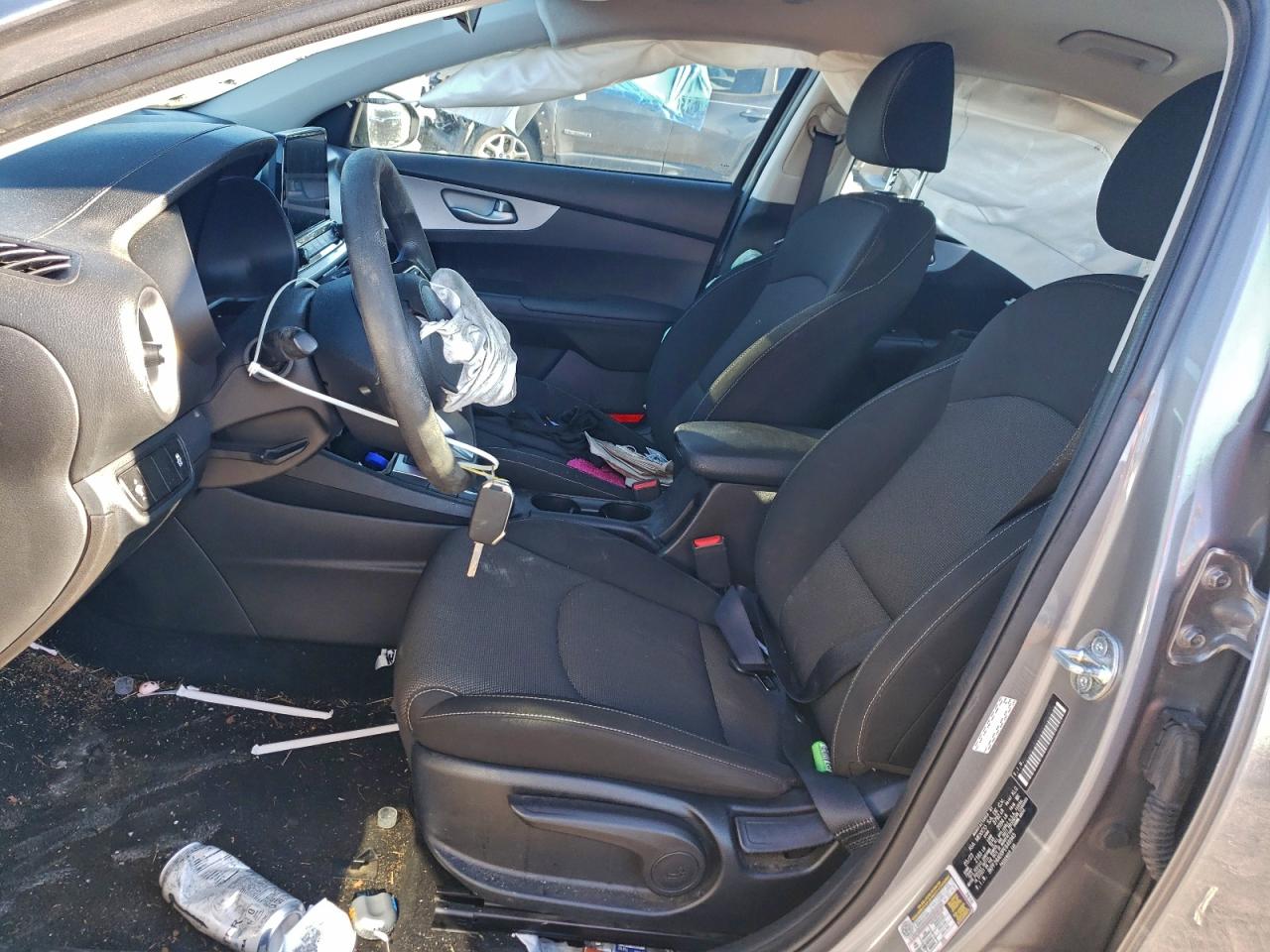 2023 KIA FORTE LX photo 7