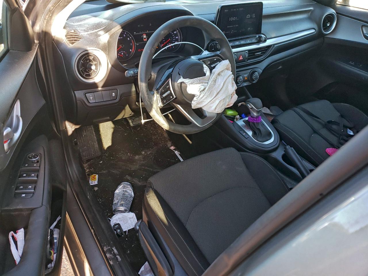 2023 KIA FORTE LX photo 8