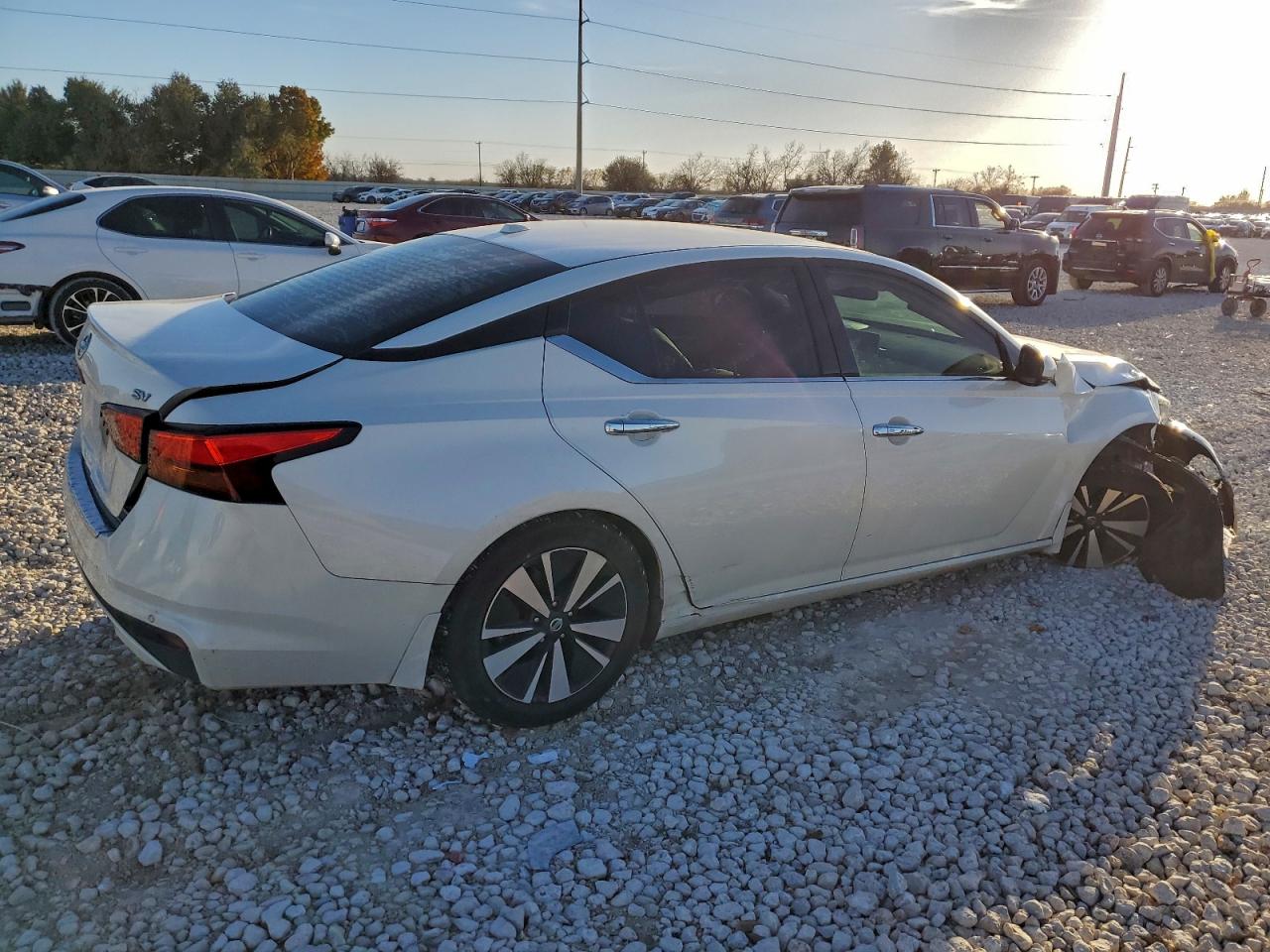 2019 NISSAN ALTIMA SV photo 5