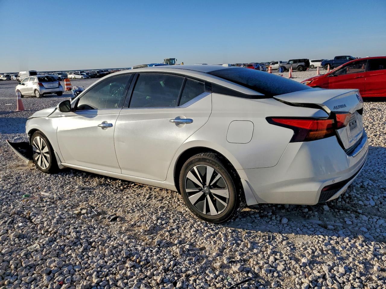 2019 NISSAN ALTIMA SV photo 3
