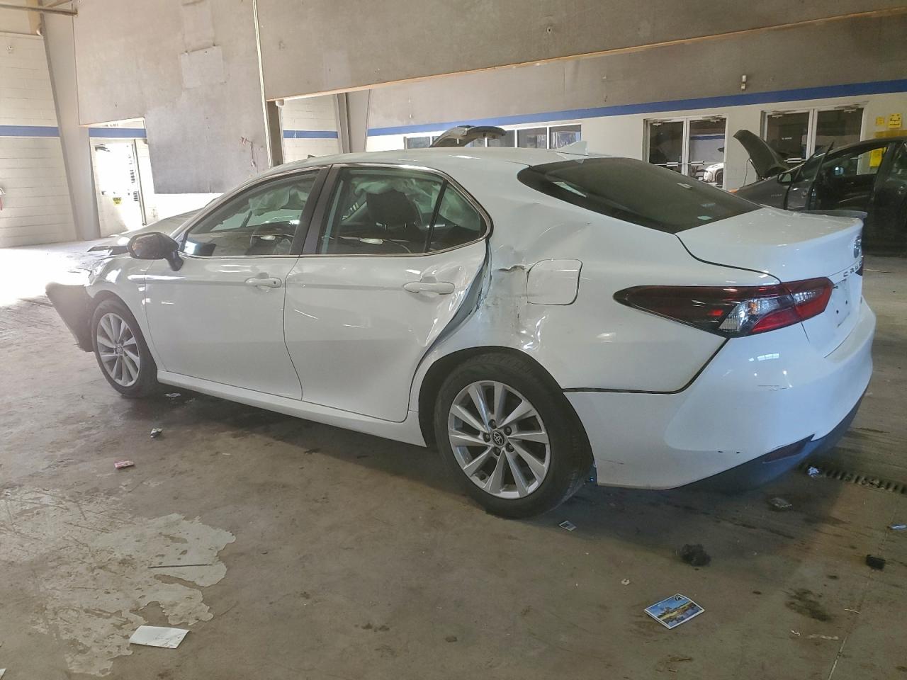 2021 TOYOTA CAMRY LE photo 2