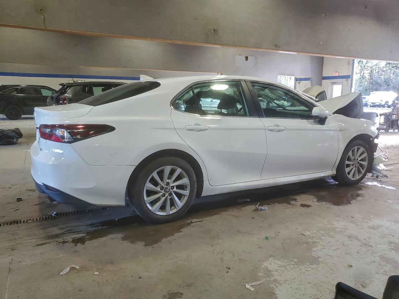 2021 TOYOTA CAMRY LE photo 3