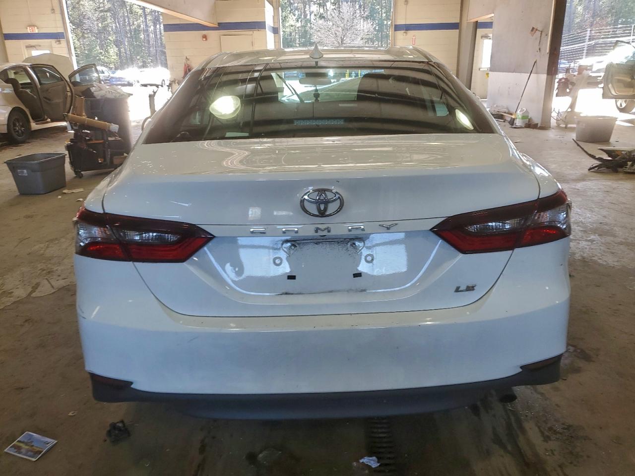2021 TOYOTA CAMRY LE photo 6