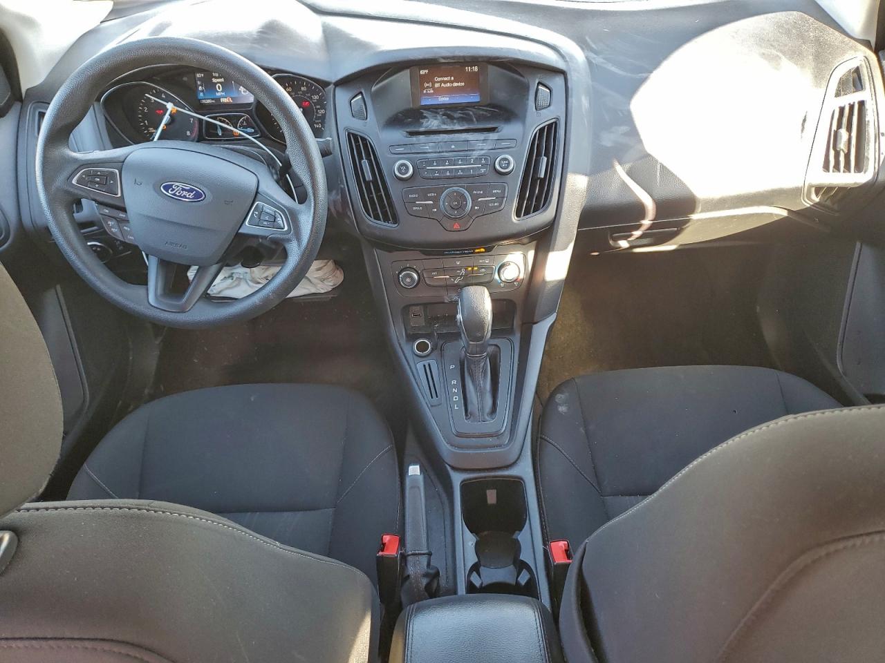 2017 FORD FOCUS SE photo 8