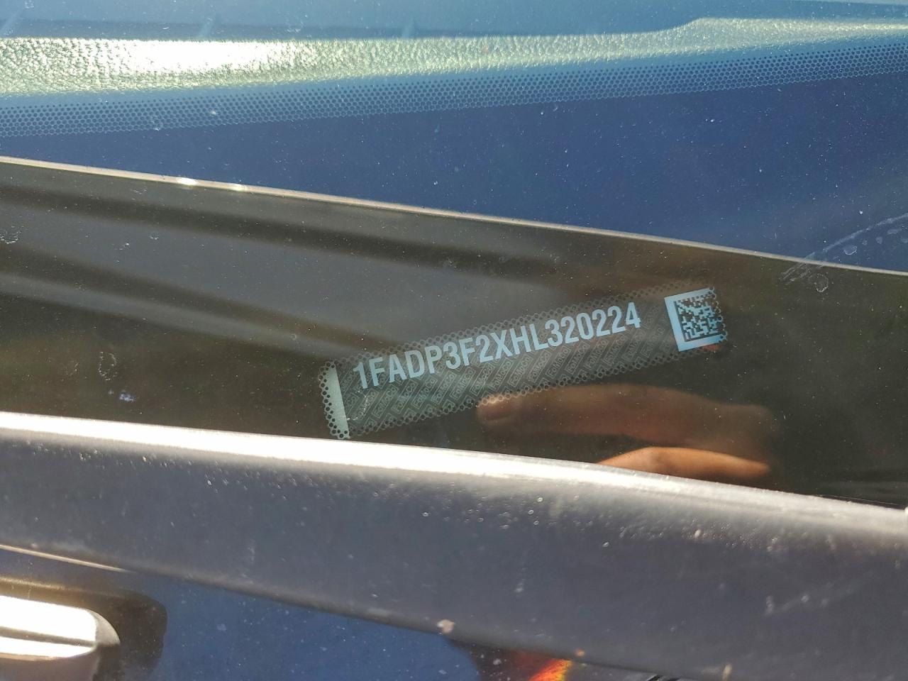 2017 FORD FOCUS SE photo 12