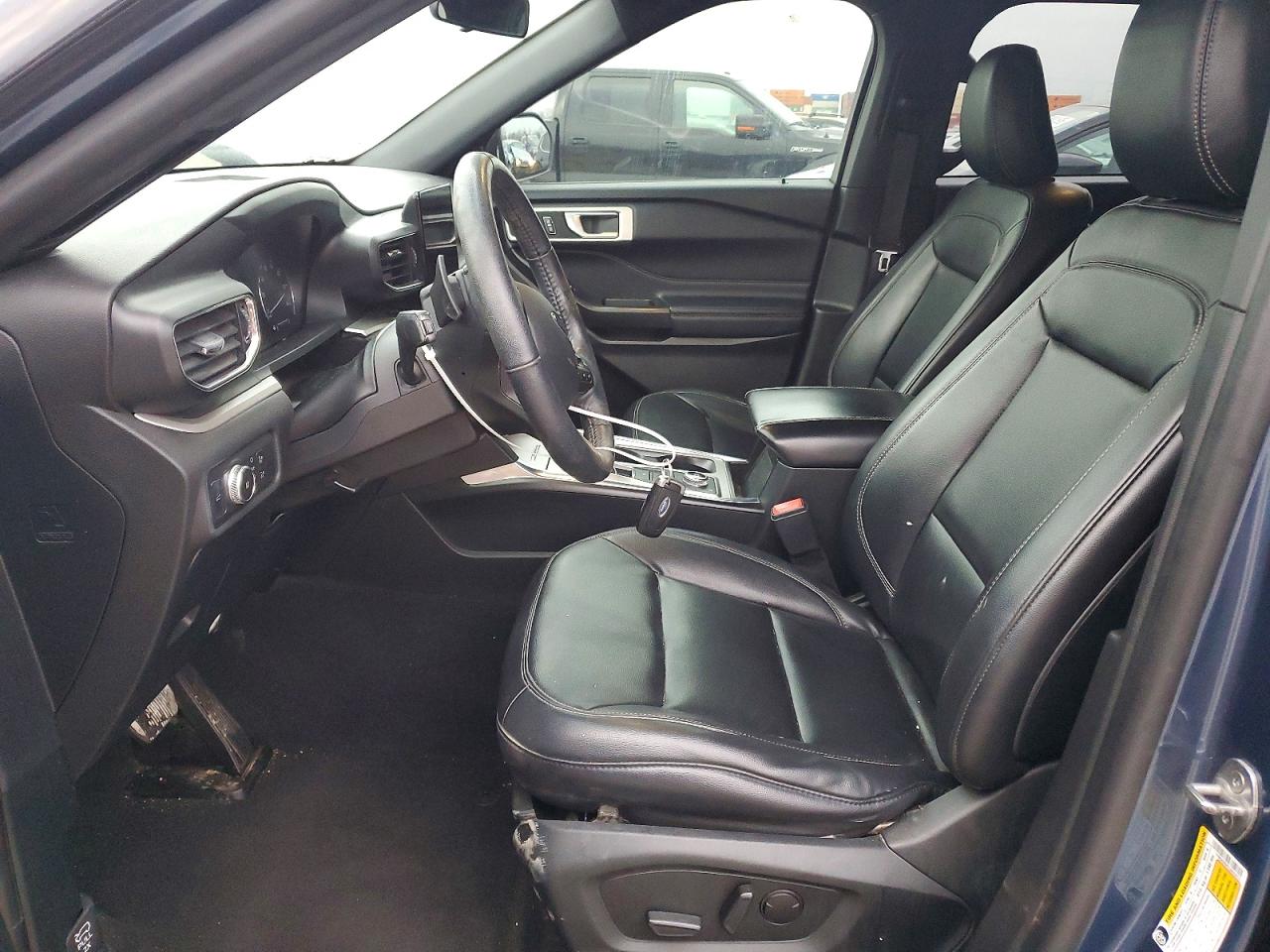 2020 FORD EXPLORER XLT photo 13