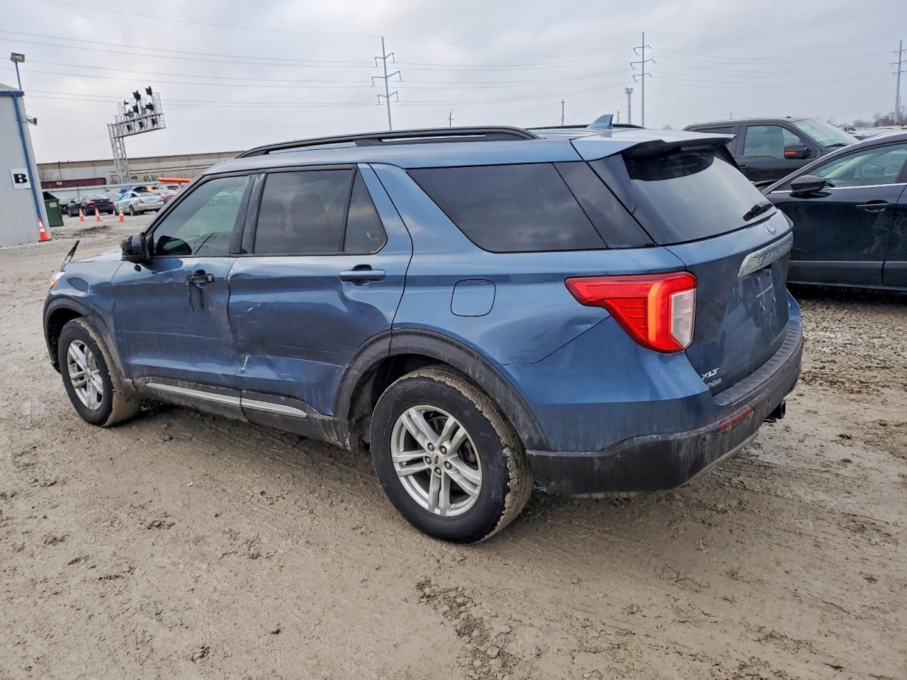 2020 FORD EXPLORER XLT photo 3