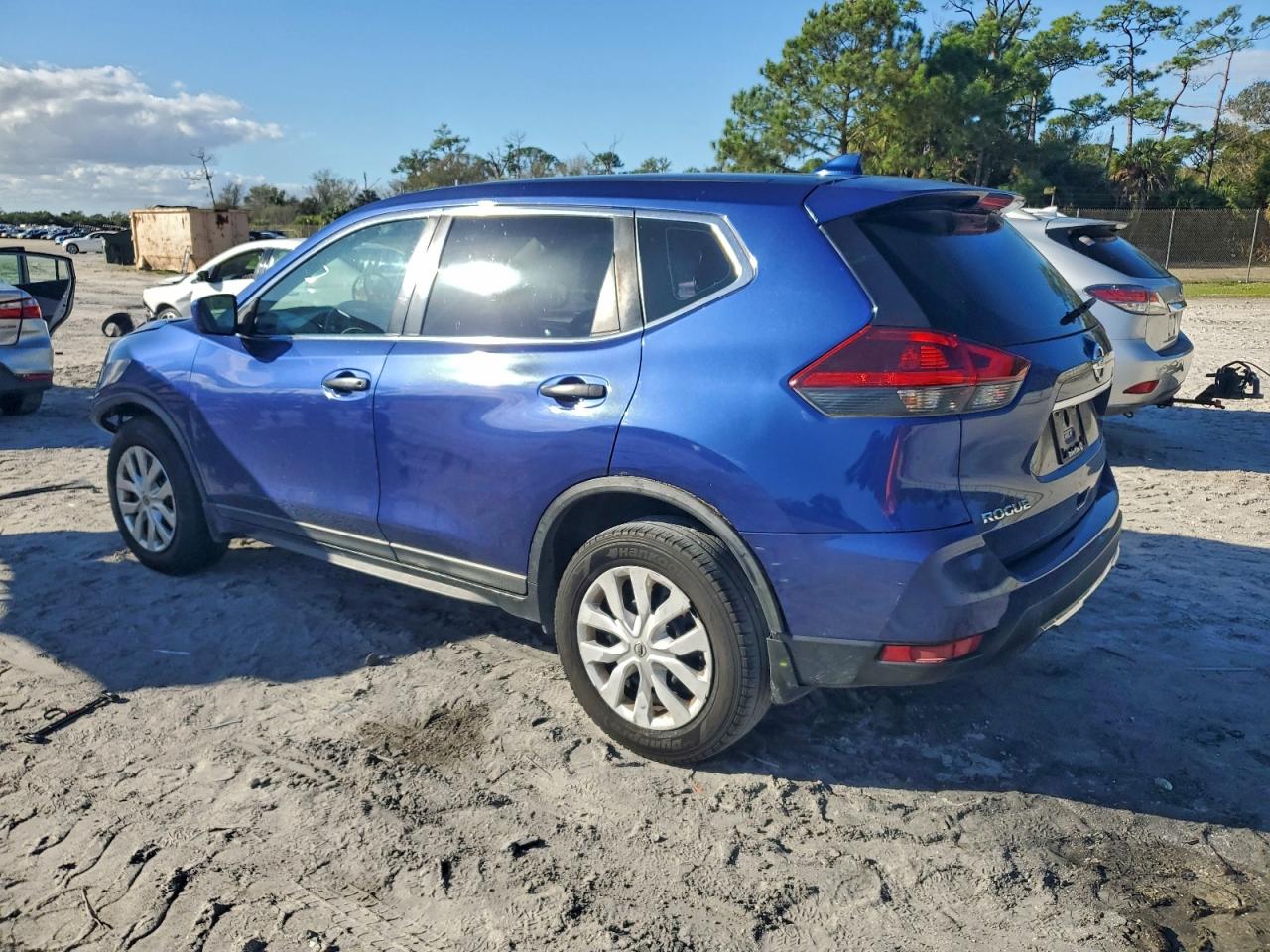 2018 NISSAN ROGUE S photo 3