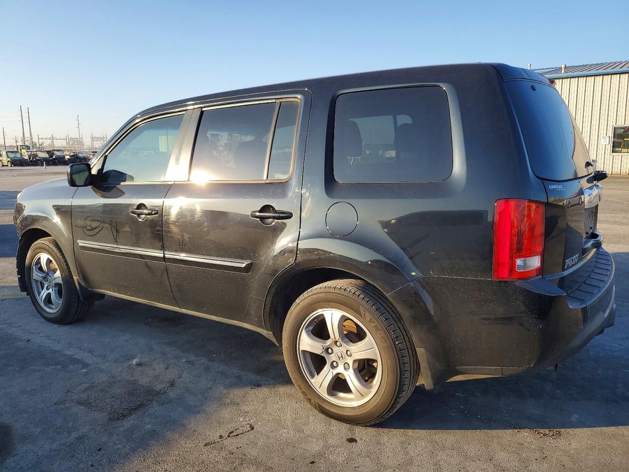 2015 HONDA PILOT EXL photo 2