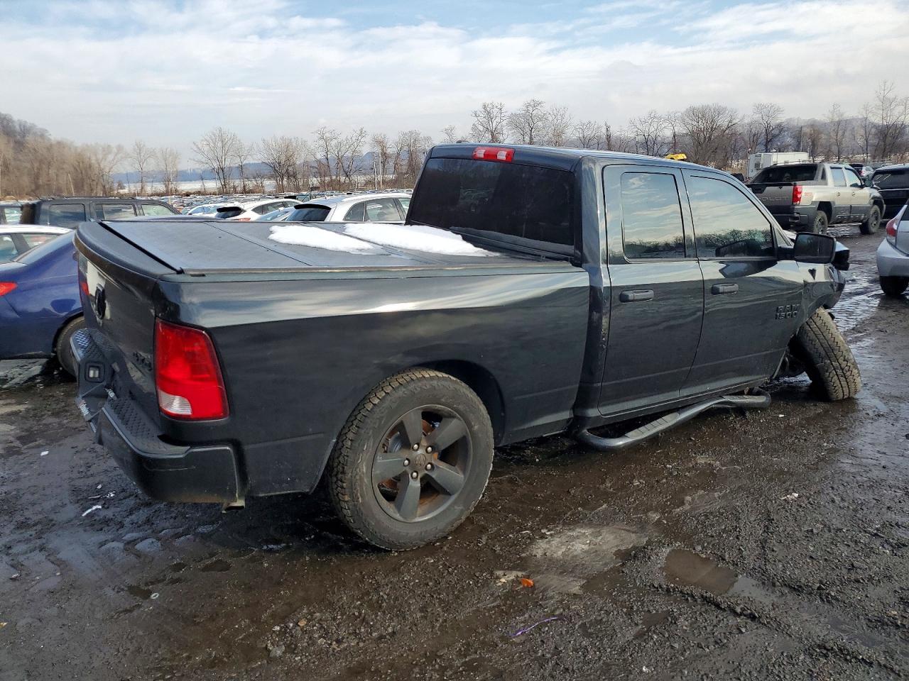 2017 RAM 1500 ST photo 5