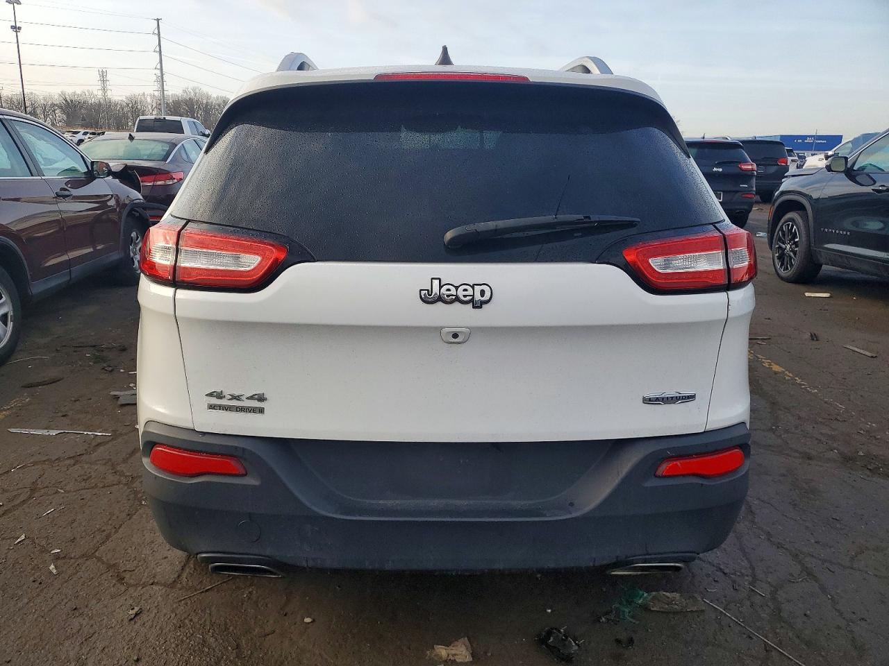 2016 JEEP CHEROKEE LATITUDE photo 16