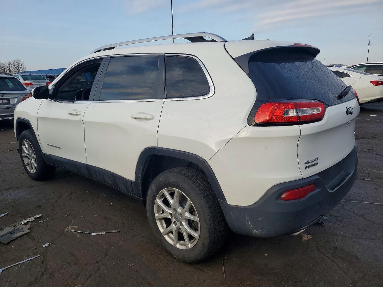 2016 JEEP CHEROKEE LATITUDE photo 4