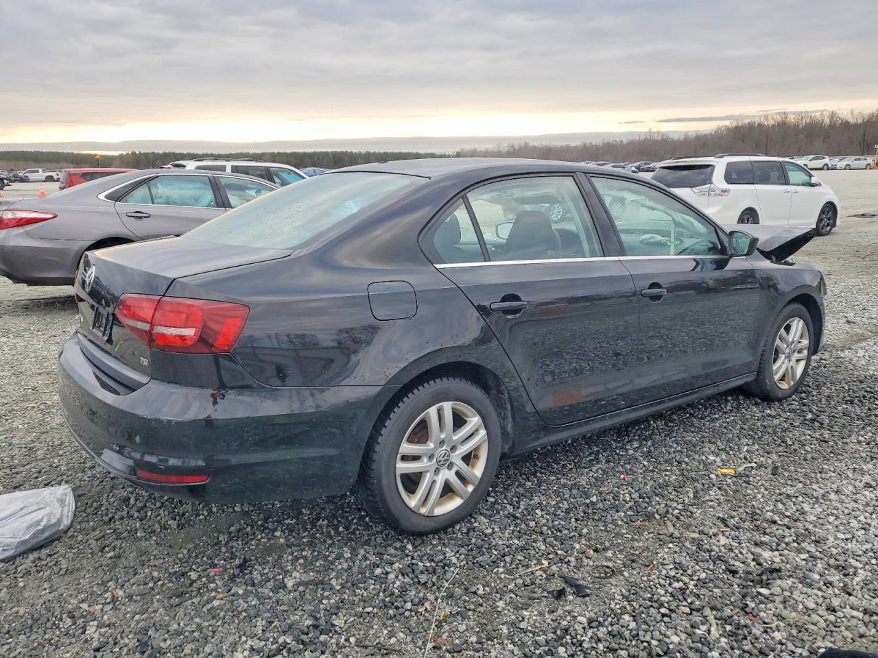 2017 VOLKSWAGEN JETTA S photo 5