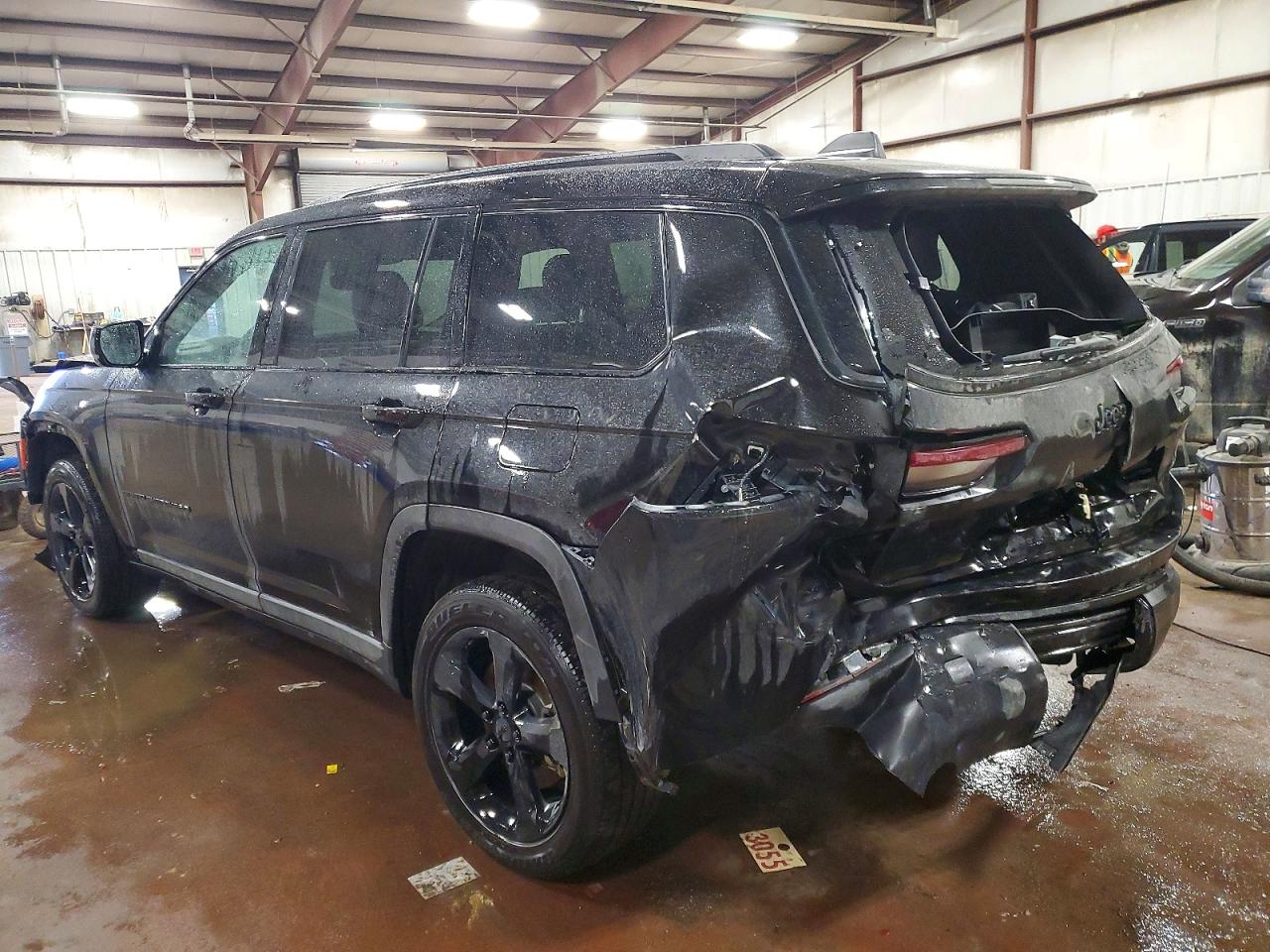 2024 JEEP GRAND CHEROKEE L LAREDO photo 3
