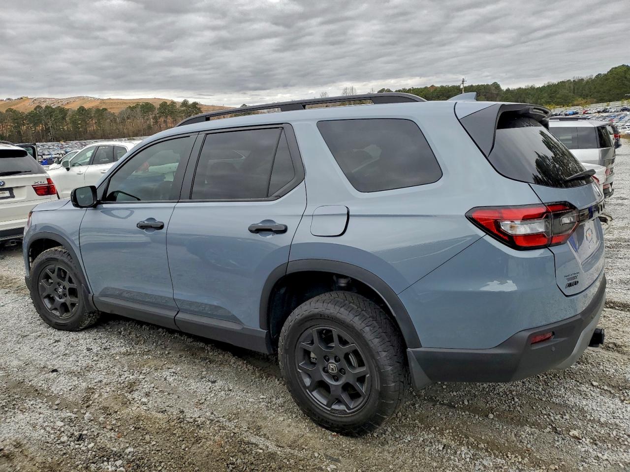 2025 HONDA PILOT TRAILSPORT photo 4
