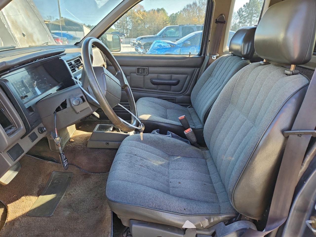 1991 NISSAN TRUCK KING CAB photo 7