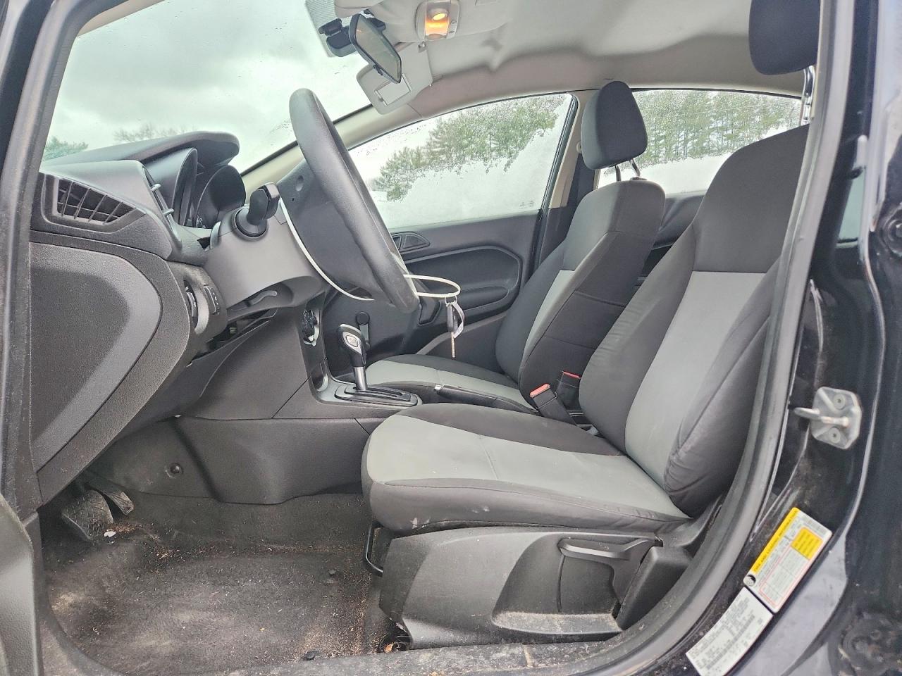 2016 FORD FIESTA S photo 13