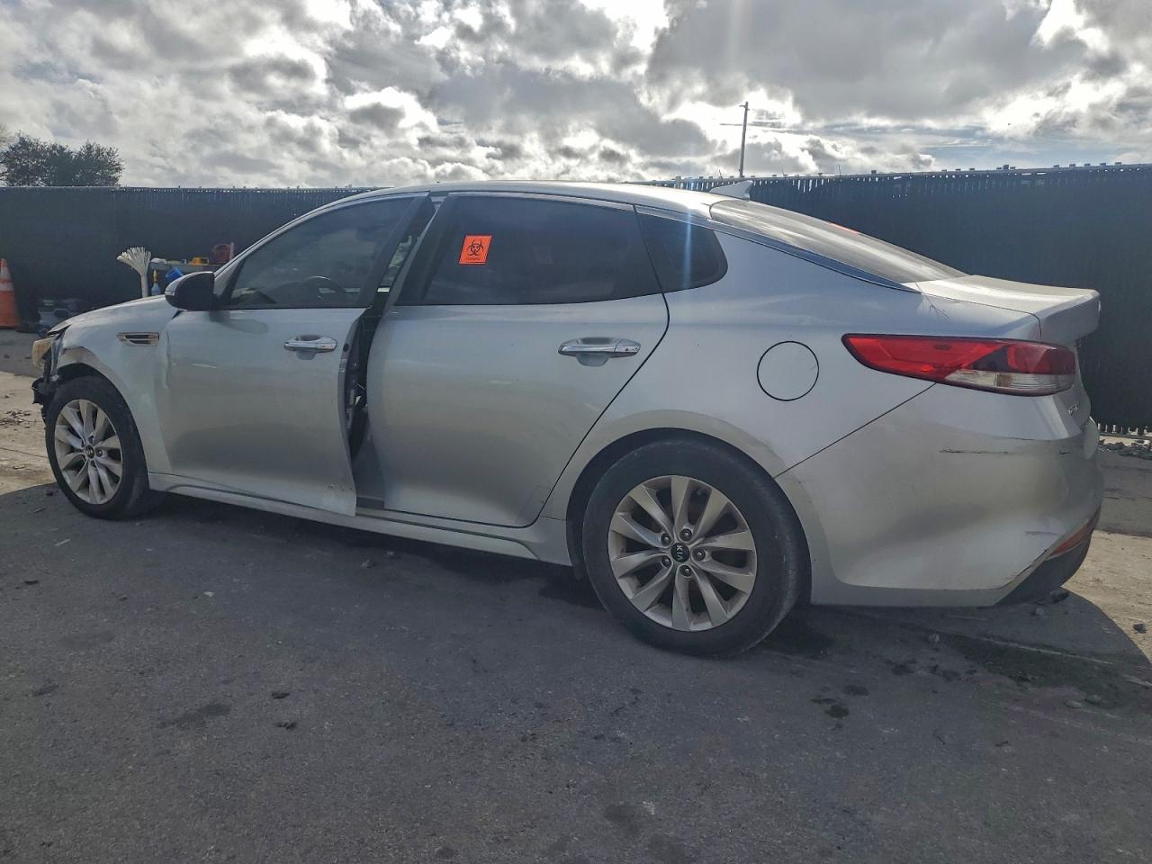 2016 KIA OPTIMA LX photo 2