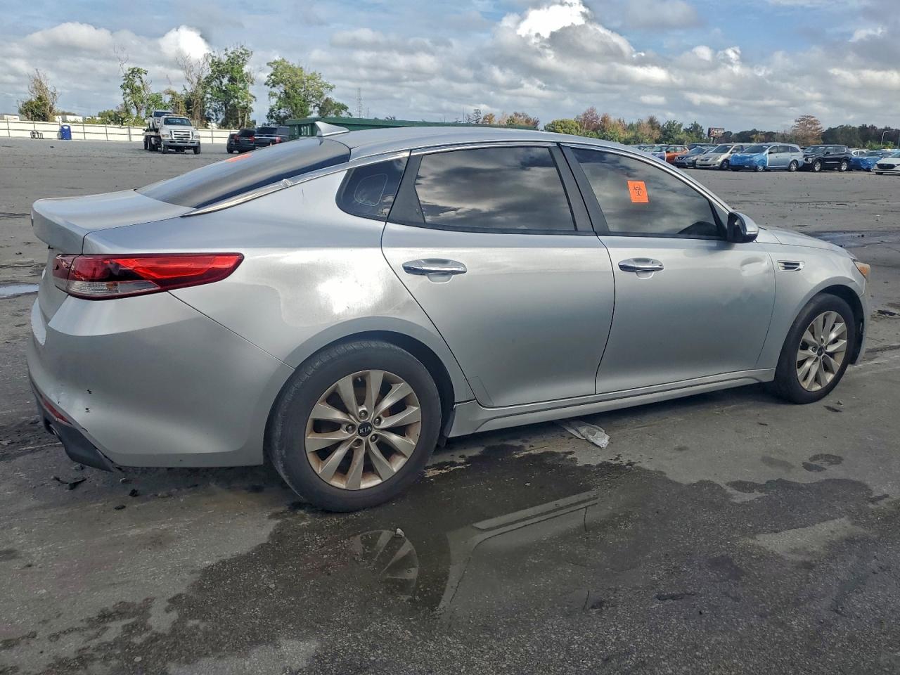 2016 KIA OPTIMA LX photo 3
