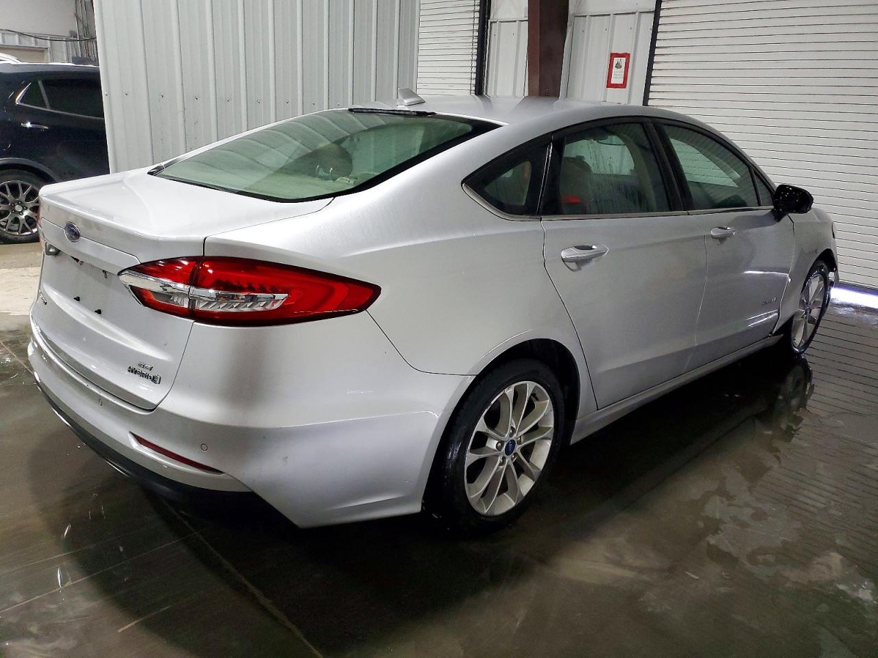 2019 FORD FUSION SE photo 5