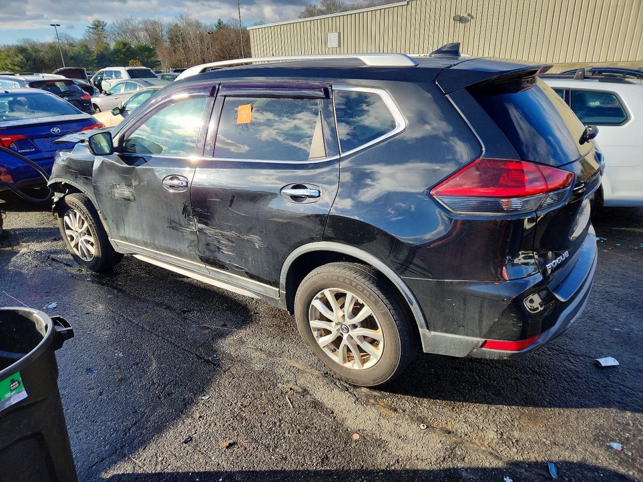 2018 NISSAN ROGUE S photo 5