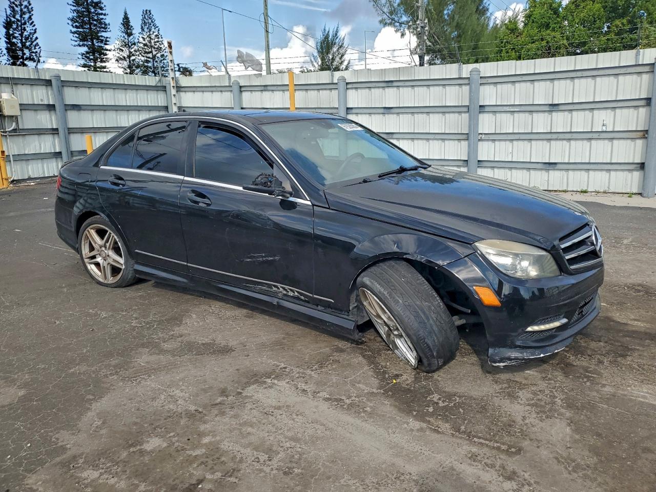 2011 MERCEDES-BENZ C 300 4MATIC photo 4