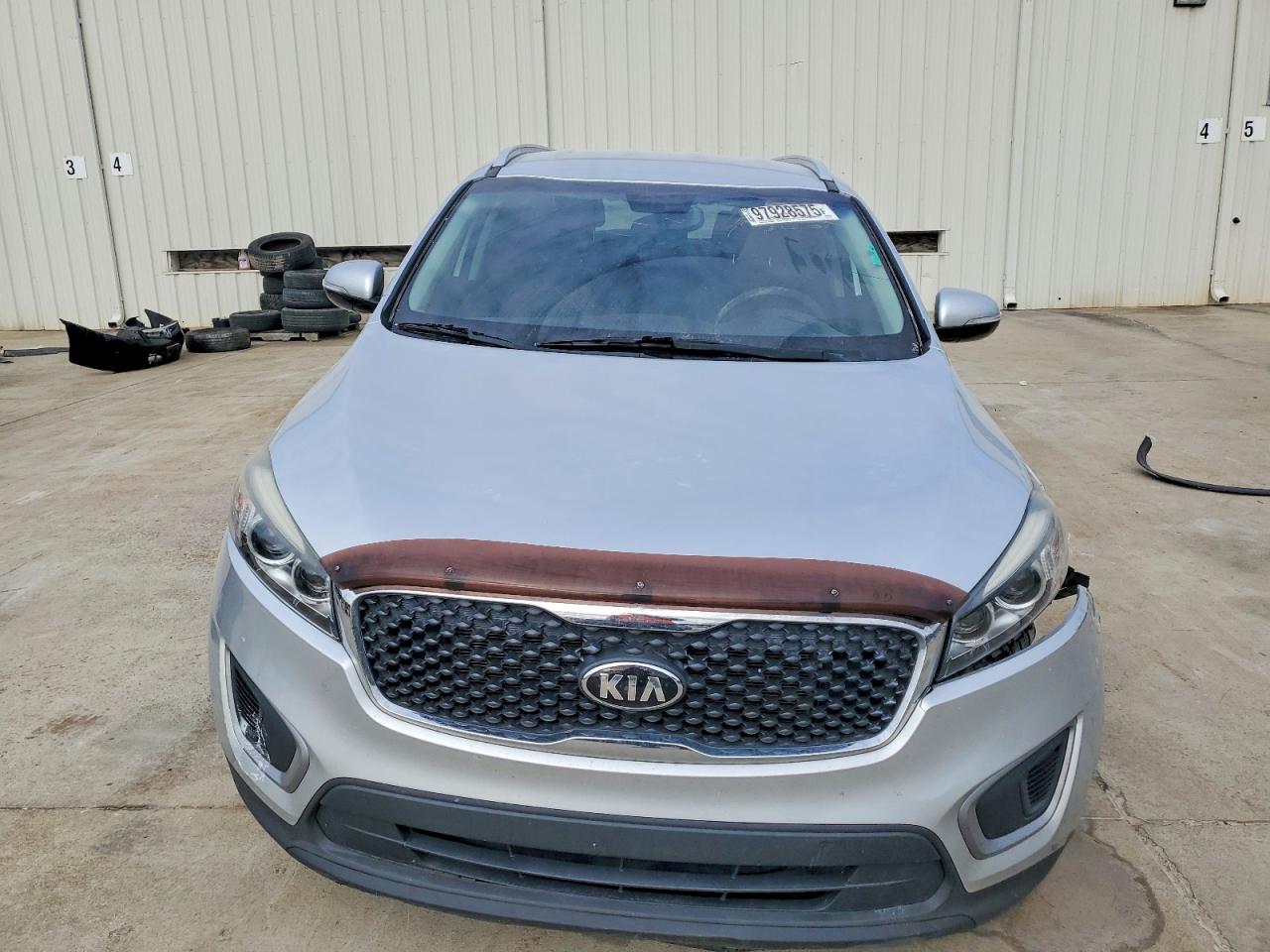 2017 KIA SORENTO LX photo 5