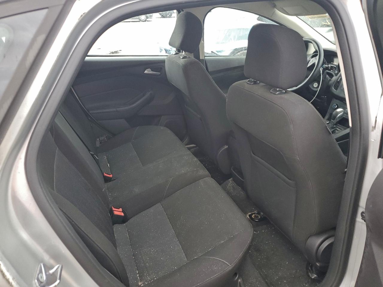2015 FORD FOCUS SE photo 19