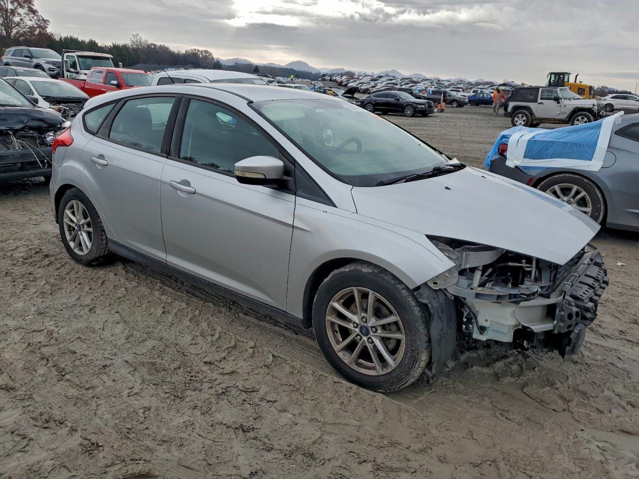 2015 FORD FOCUS SE photo 7