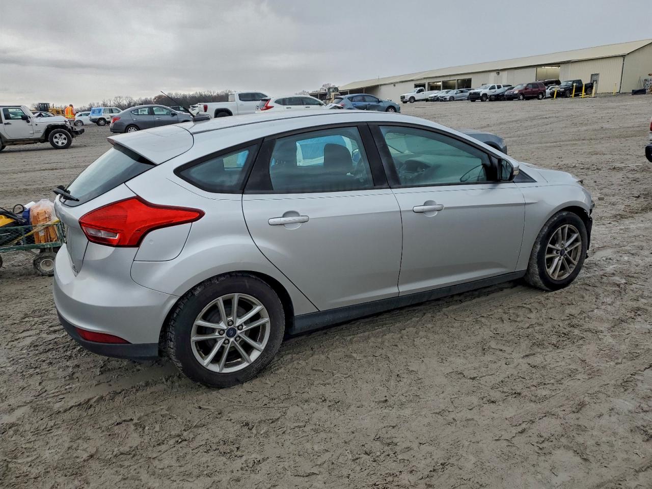 2015 FORD FOCUS SE photo 5