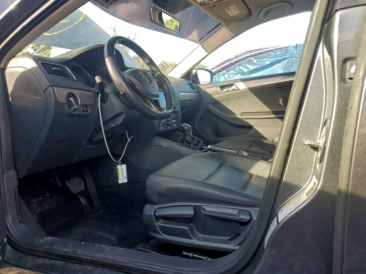 2016 VOLKSWAGEN JETTA SE photo 13