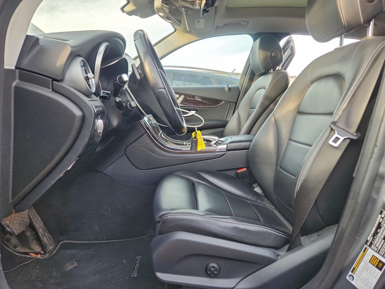 2017 MERCEDES-BENZ GLC 300 4MATIC photo 25