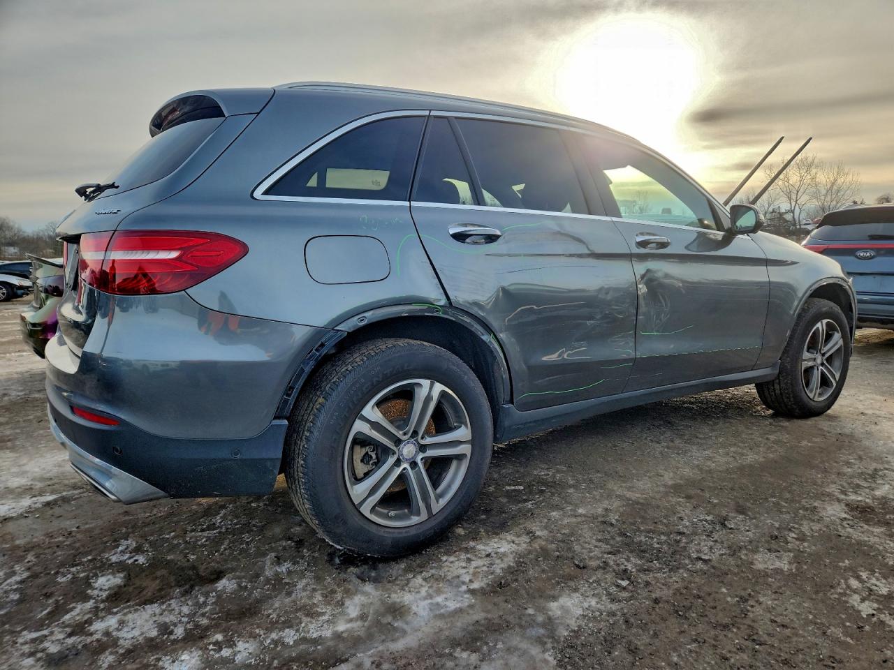 2017 MERCEDES-BENZ GLC 300 4MATIC photo 9