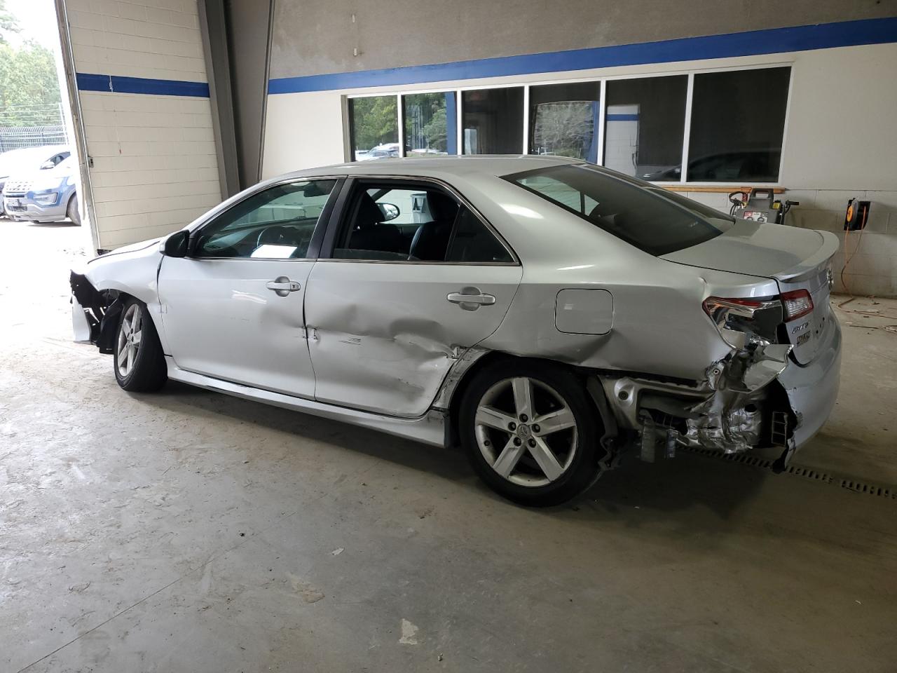 2013 TOYOTA CAMRY L photo 3