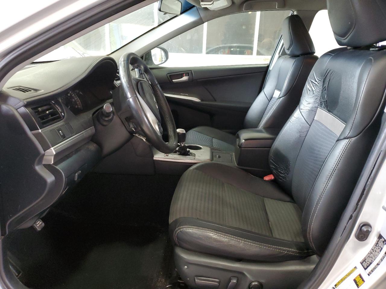 2013 TOYOTA CAMRY L photo 18