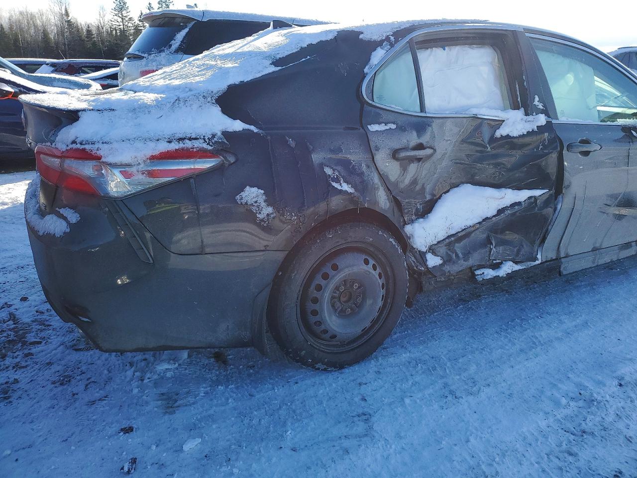 2019 TOYOTA CAMRY L photo 23