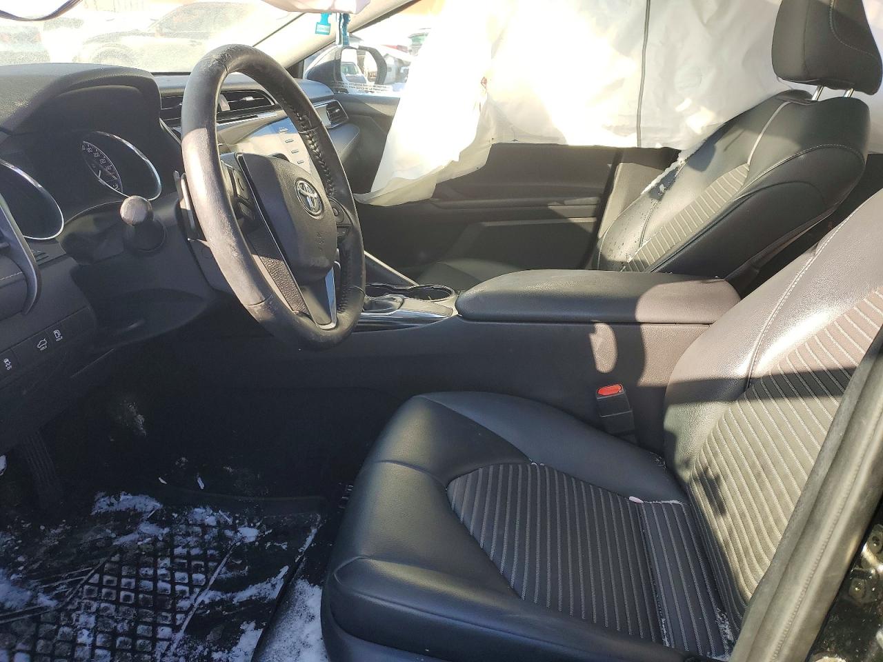 2019 TOYOTA CAMRY L photo 13