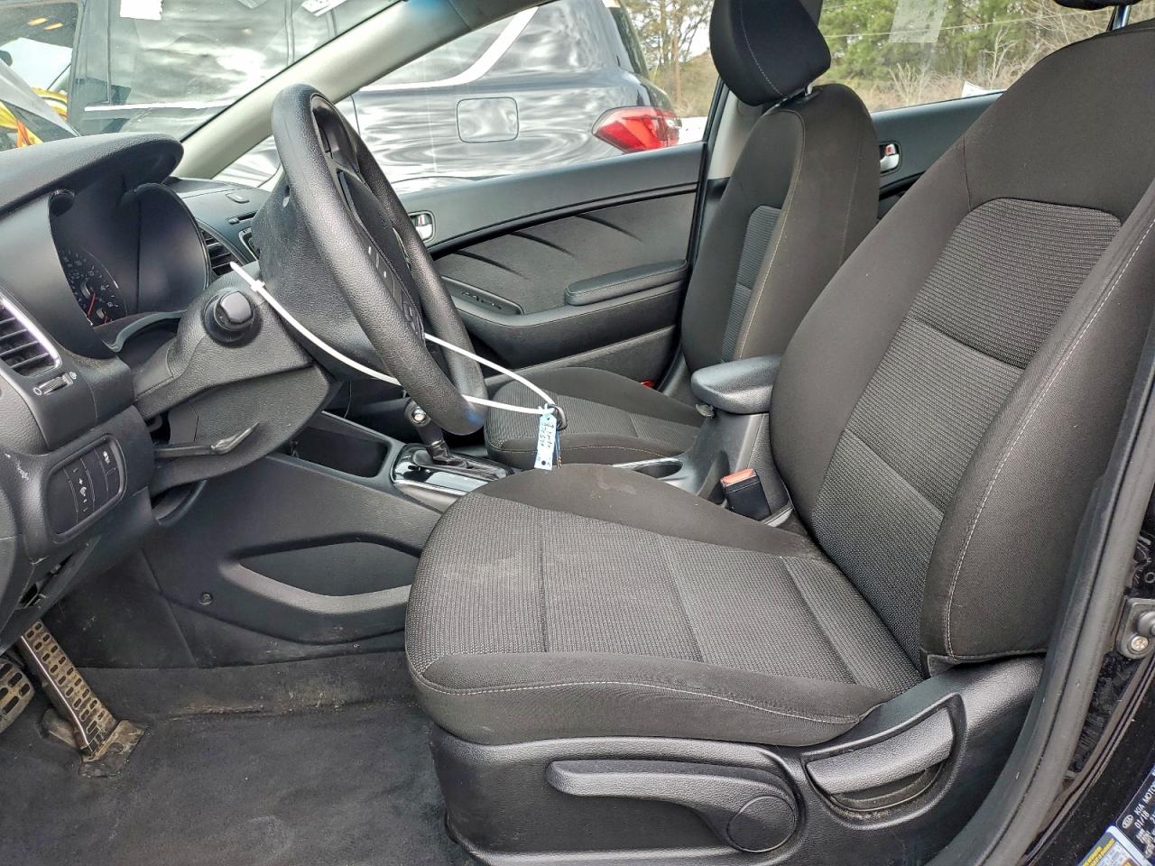2018 KIA FORTE LX photo 19