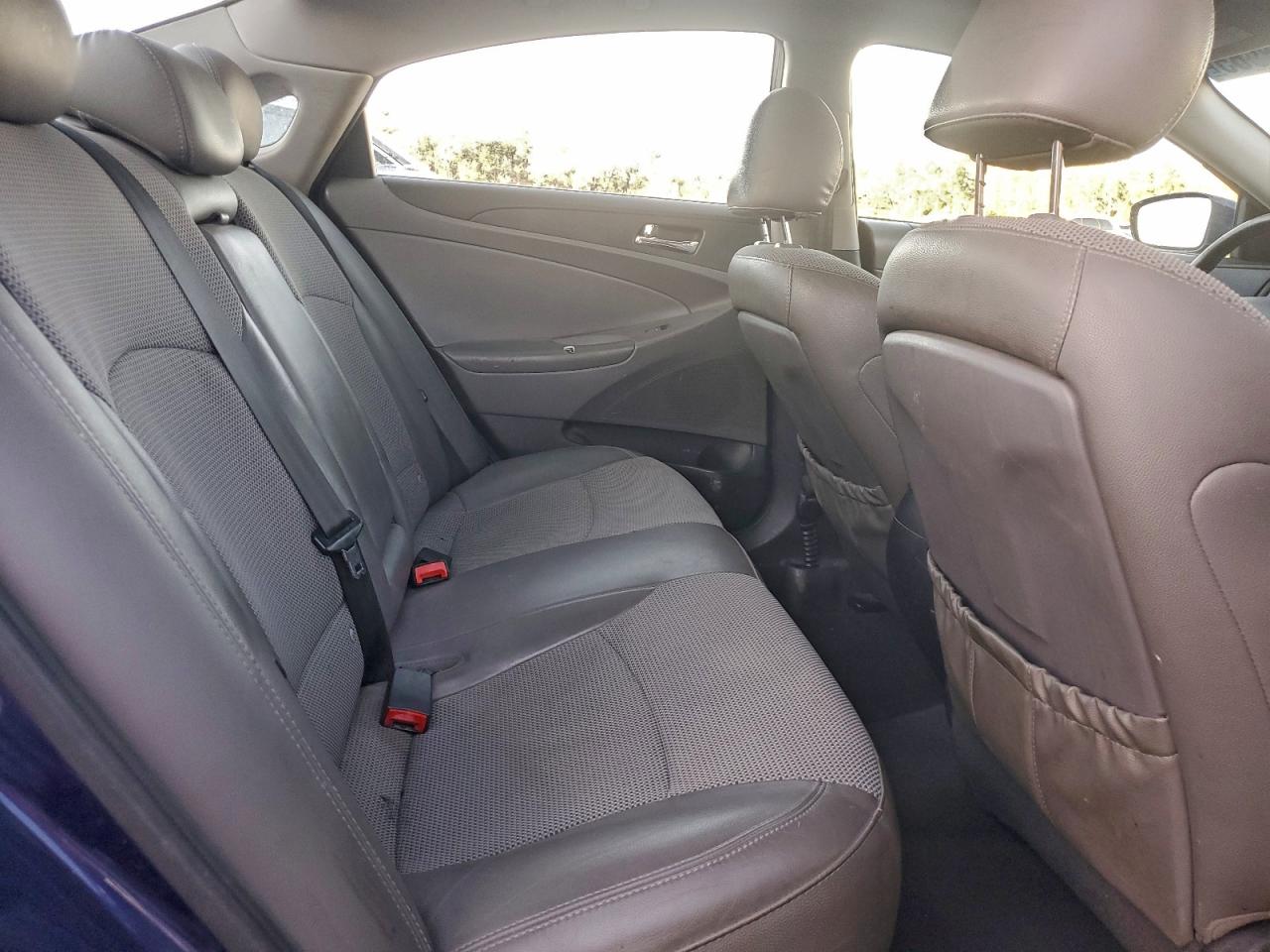 2013 HYUNDAI SONATA SE photo 10