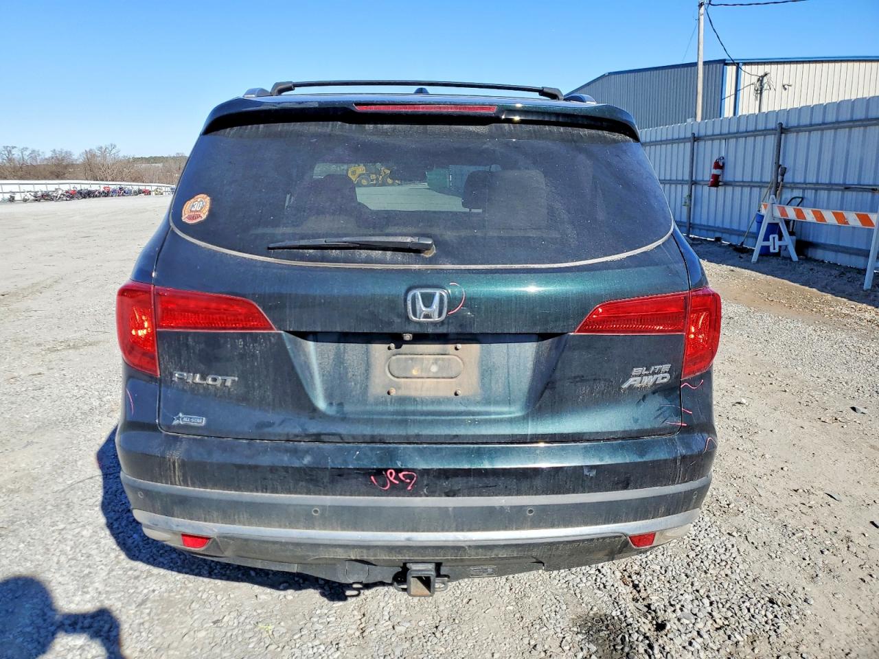 2016 HONDA PILOT ELITE photo 16