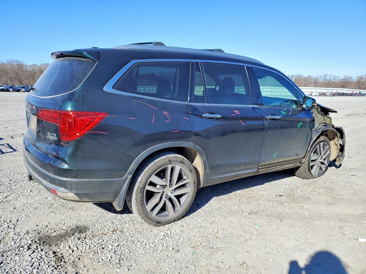 2016 HONDA PILOT ELITE photo 7