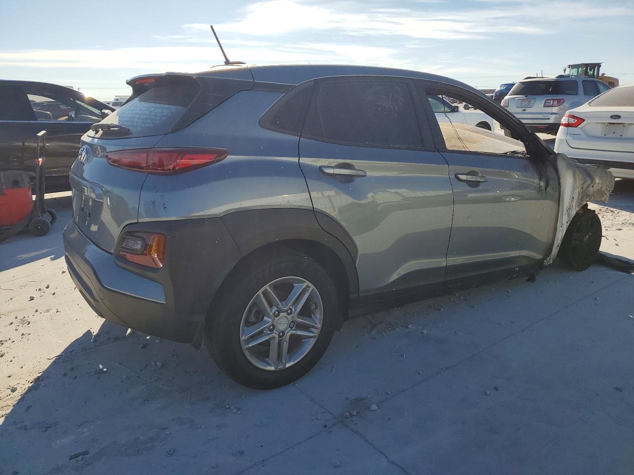 2020 HYUNDAI KONA SE photo 3